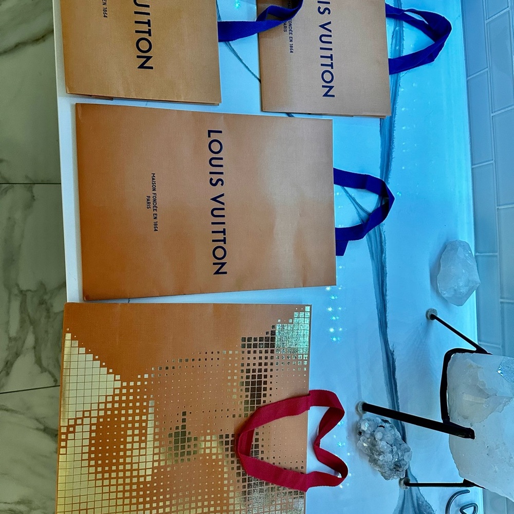 AUTHENTIC LOUIS VUITTON PAPER BAGS